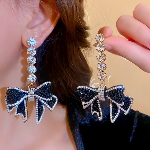 NEW! Silver/Black Bow Statement Earrings! Dress up a Tee & Jeans! Bows are in! - Picture 5 of 8